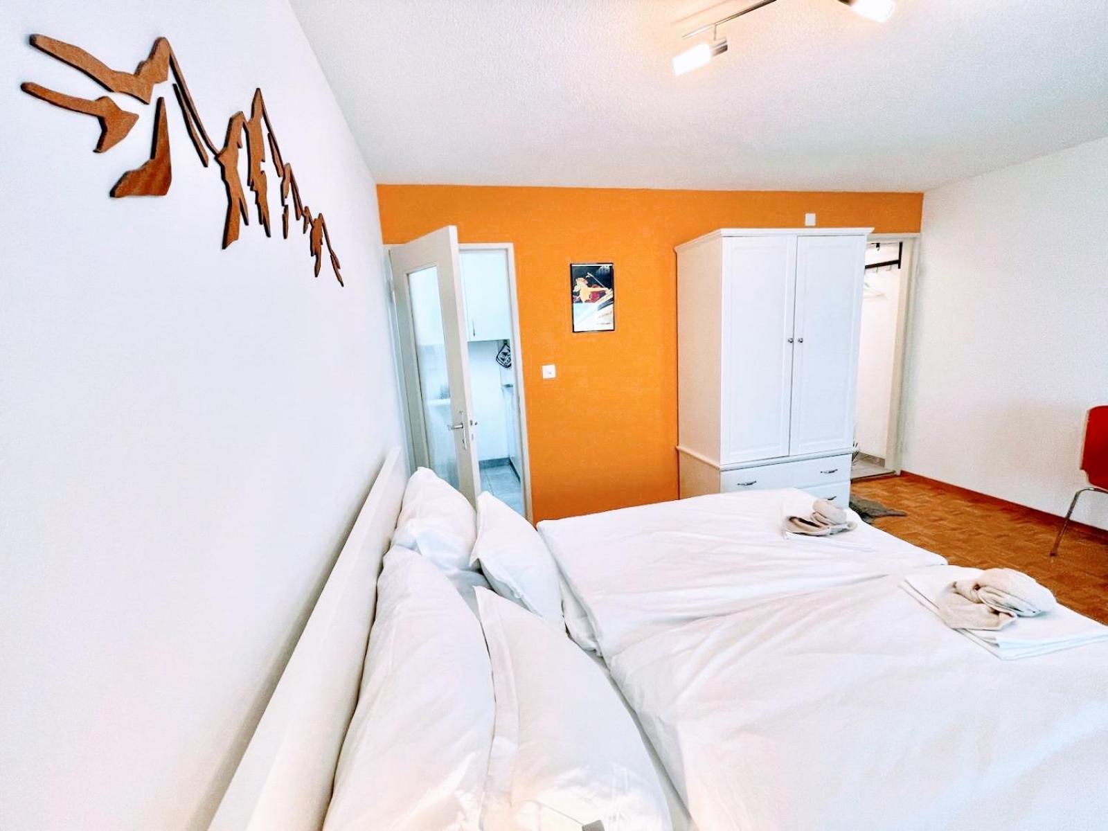 Studio Wolli - Stylish & Central - Steps To Matterhorn Gondola Zermatt Bagian luar foto