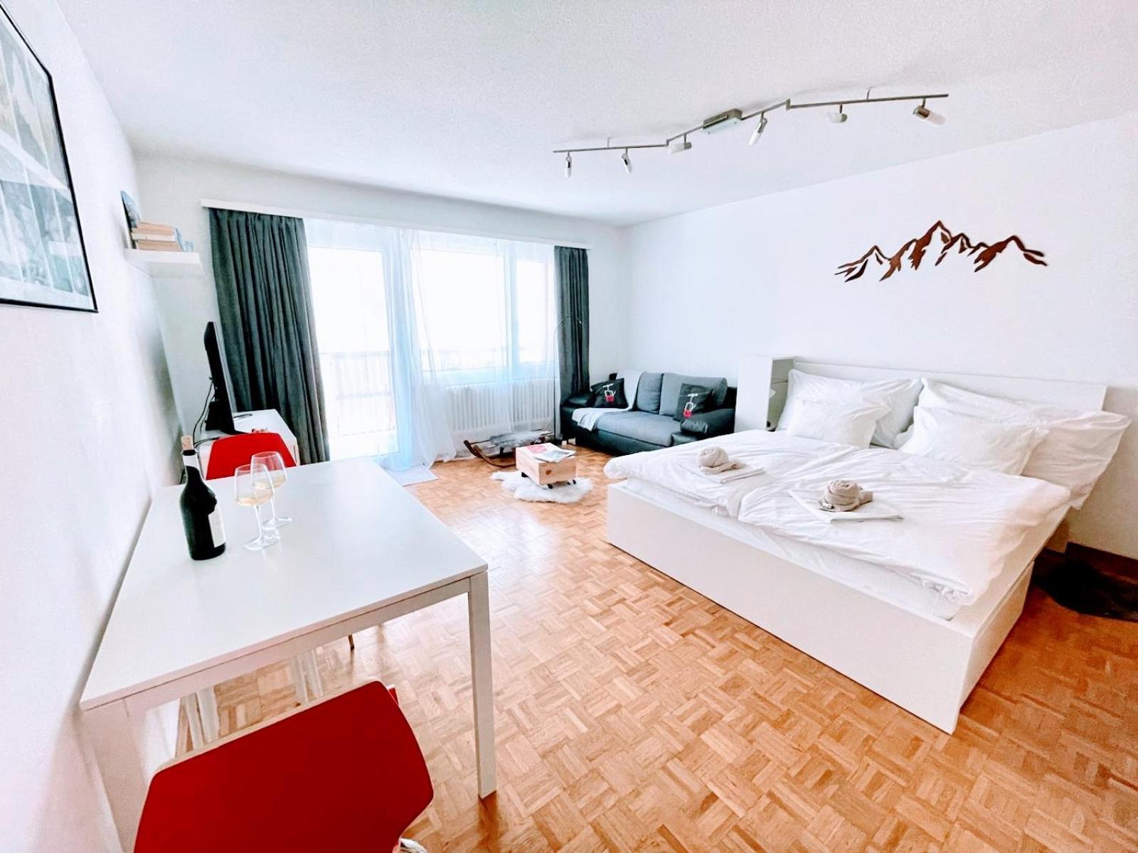 Studio Wolli - Stylish & Central - Steps To Matterhorn Gondola Zermatt Bagian luar foto