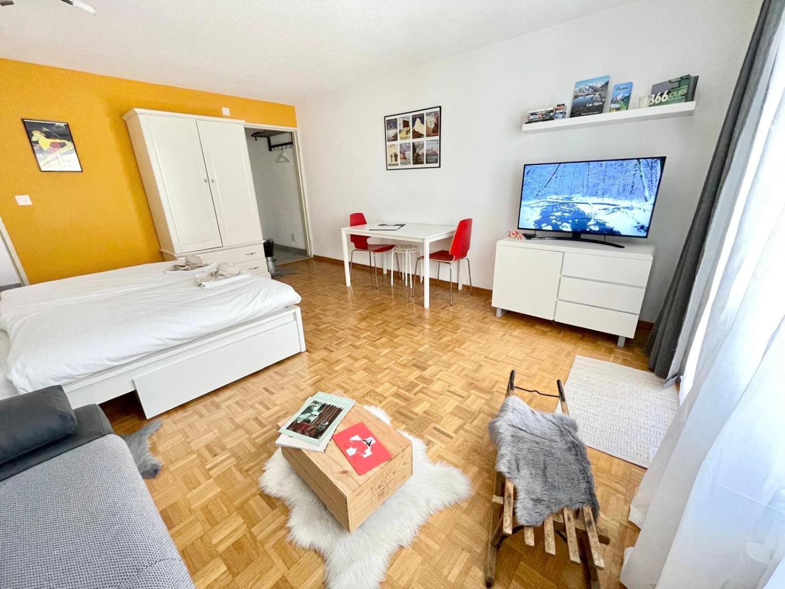 Studio Wolli - Stylish & Central - Steps To Matterhorn Gondola Zermatt Bagian luar foto