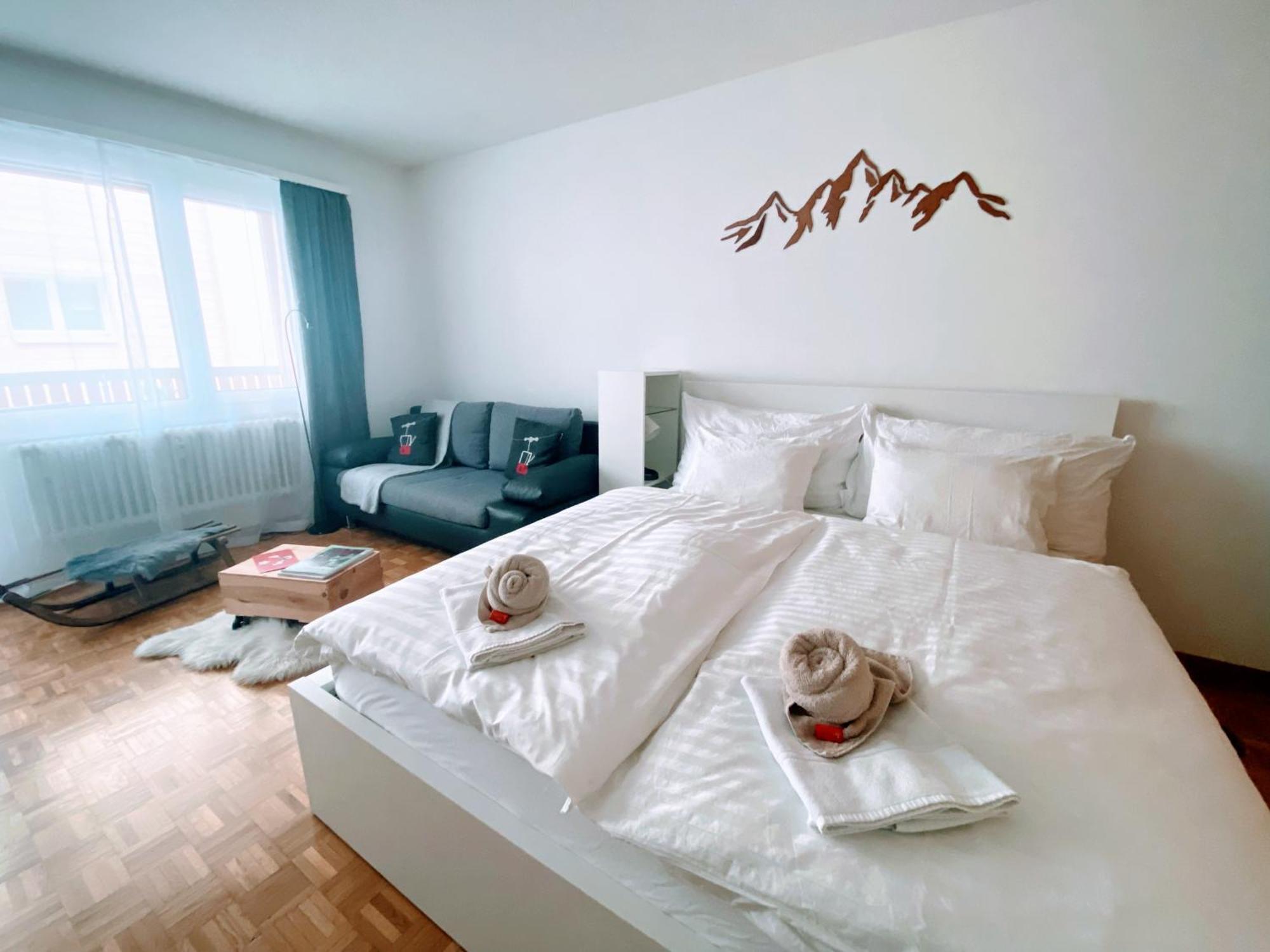 Studio Wolli - Stylish & Central - Steps To Matterhorn Gondola Zermatt Bagian luar foto